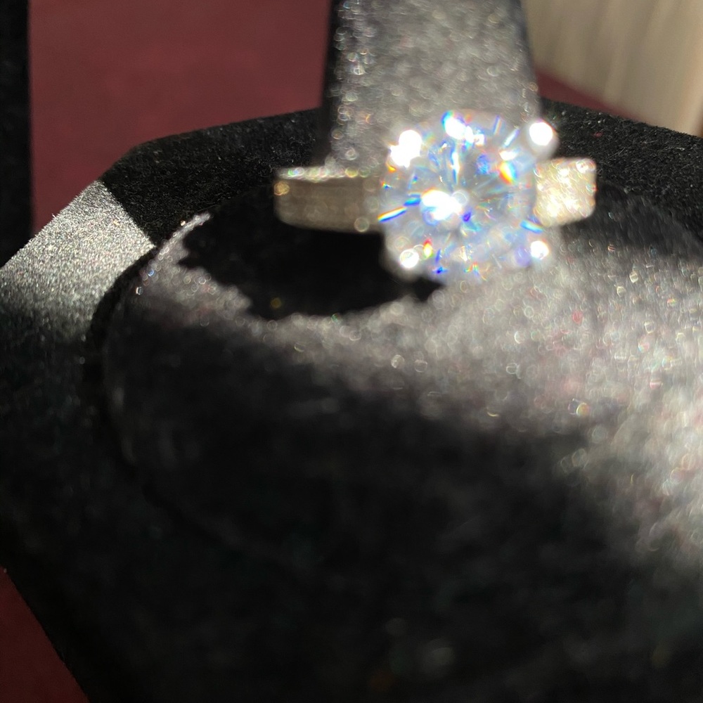 BEAUTIFUL BELLA LUCE RING - Picture 9 of 10